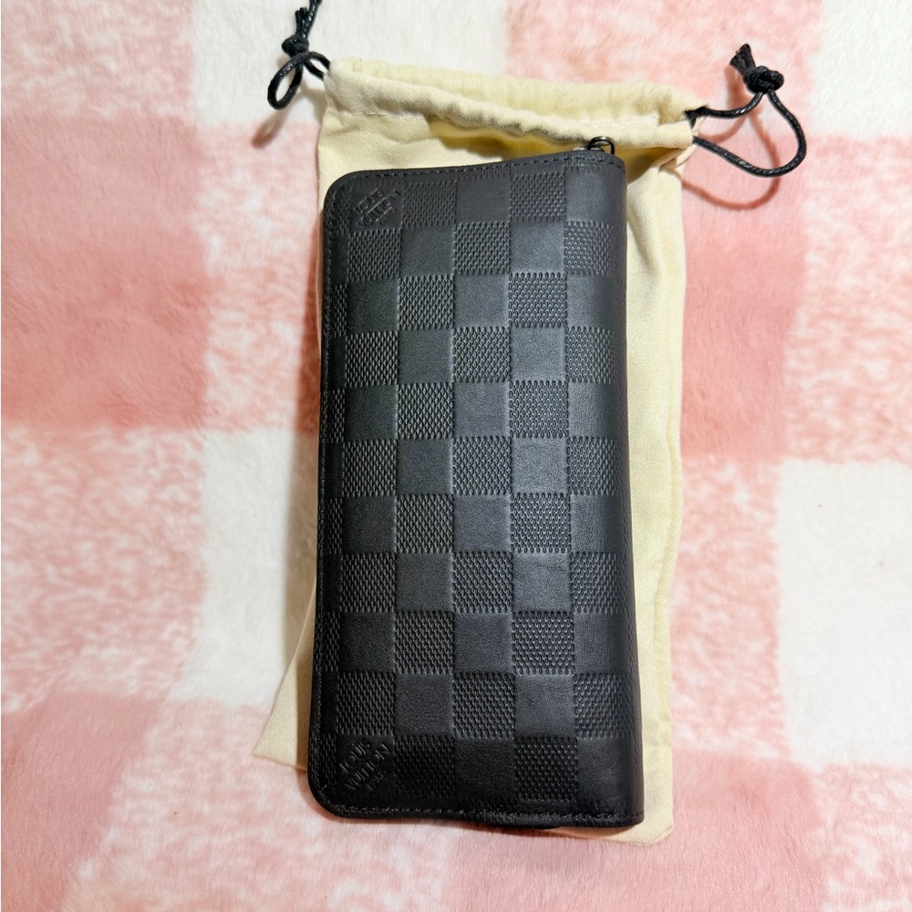Louis Vuitton: Zippy Wallet Damier Infini / black